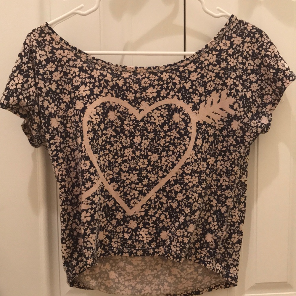 Size extra small. T-shirt. American Eagle